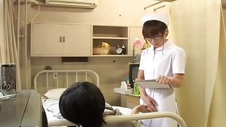 Nerdy Japanese gets her bum sprayed in Japanese sex video